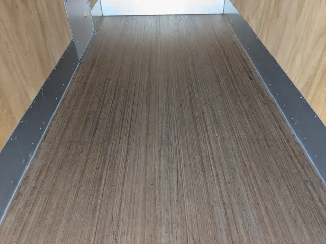 いすゞ エルフ 2RG-NPR88AN(2WD)の写真21