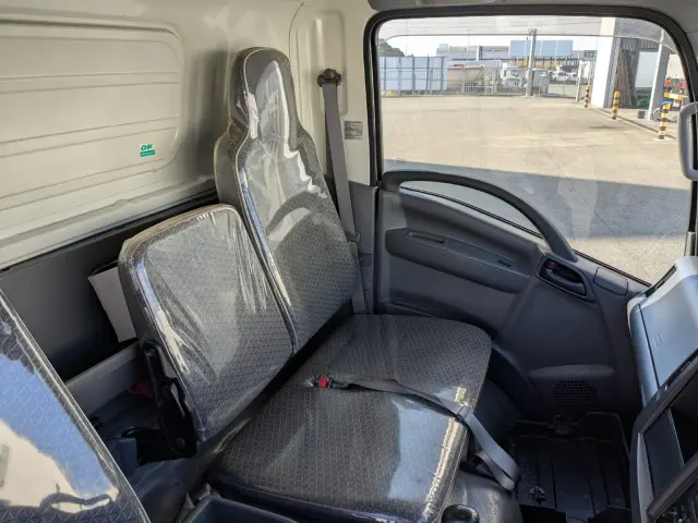 いすゞ エルフ 2RG-NPR88AN(2WD)の写真29