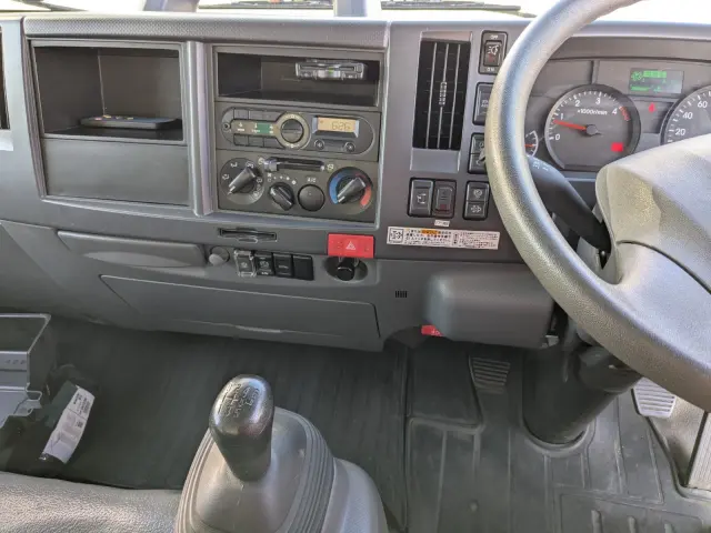 いすゞ エルフ 2RG-NPR88AN(2WD)の写真30