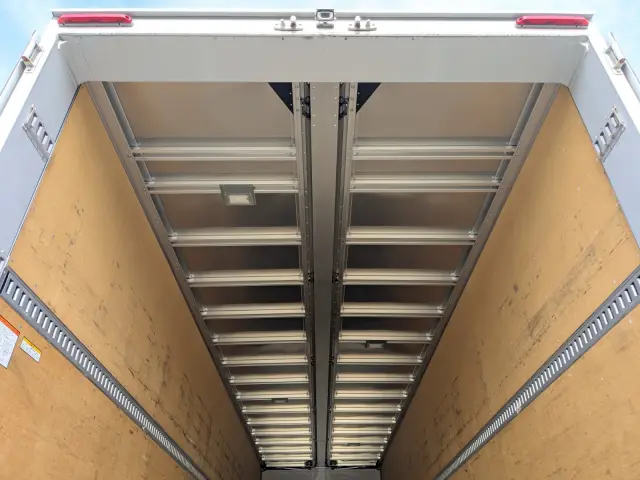 いすゞ ギガ 2PG-CYJ77C(8x4)の写真10