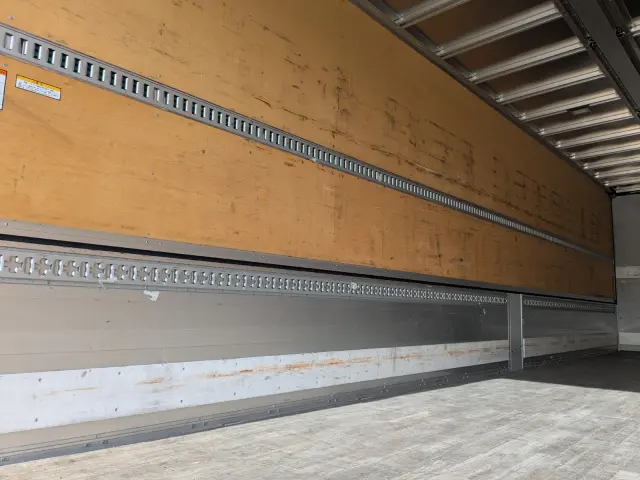 いすゞ ギガ 2PG-CYJ77C(8x4)の写真14