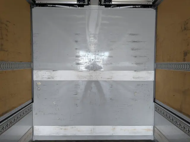 いすゞ ギガ 2PG-CYJ77C(8x4)の写真18