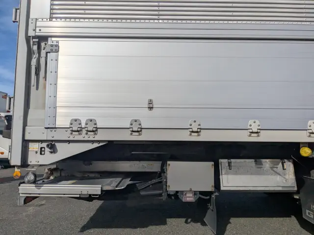 いすゞ ギガ 2PG-CYJ77C(8x4)の写真22