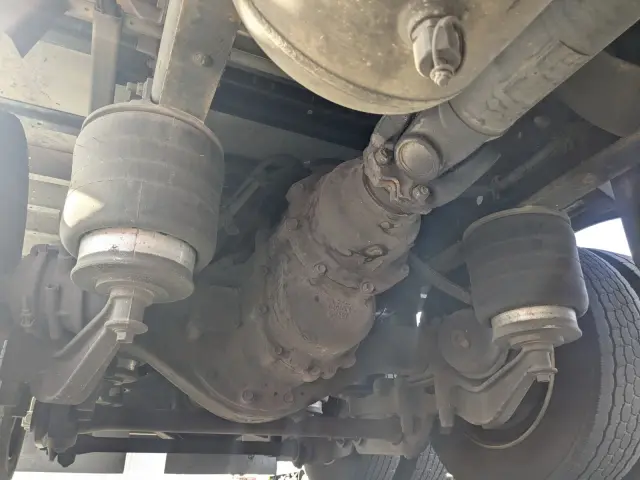 いすゞ ギガ 2PG-CYJ77C(8x4)の写真24