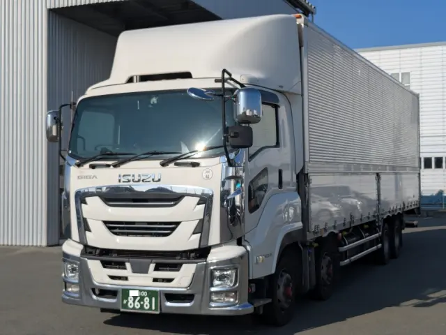 いすゞ ギガ 2PG-CYJ77C(8x4)の写真1