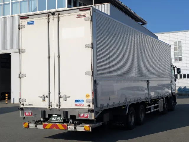 いすゞ ギガ 2PG-CYJ77C(8x4)の写真5