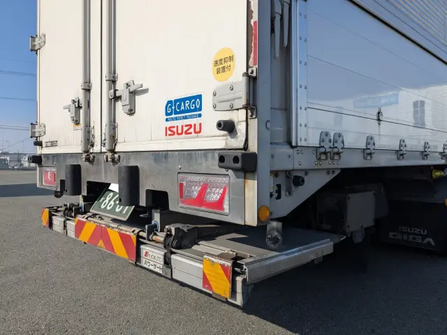いすゞ ギガ 2PG-CYJ77C(8x4)の写真7