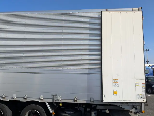 いすゞ ギガ 2PG-CYJ77C(8x4)の写真10