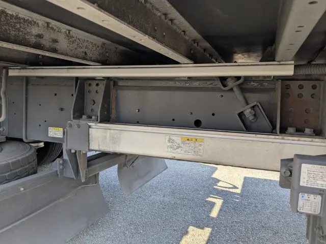 いすゞ ギガ 2PG-CYJ77C(8x4)の写真11