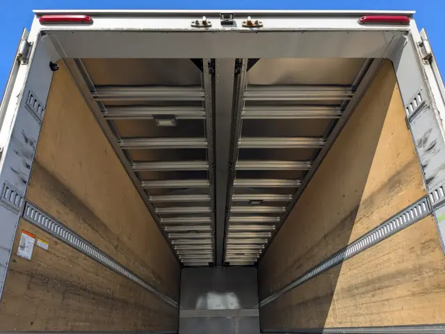 いすゞ ギガ 2PG-CYJ77C(8x4)の写真20