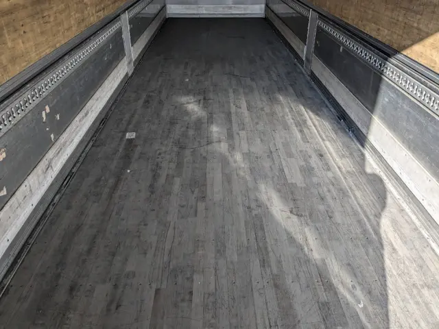 いすゞ ギガ 2PG-CYJ77C(8x4)の写真21