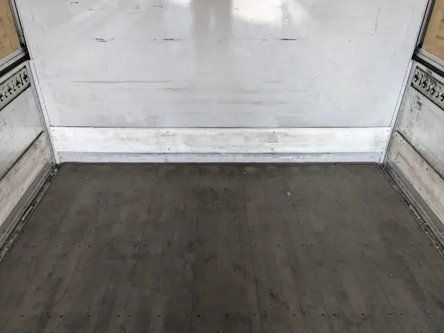 いすゞ ギガ 2PG-CYJ77C(8x4)の写真23