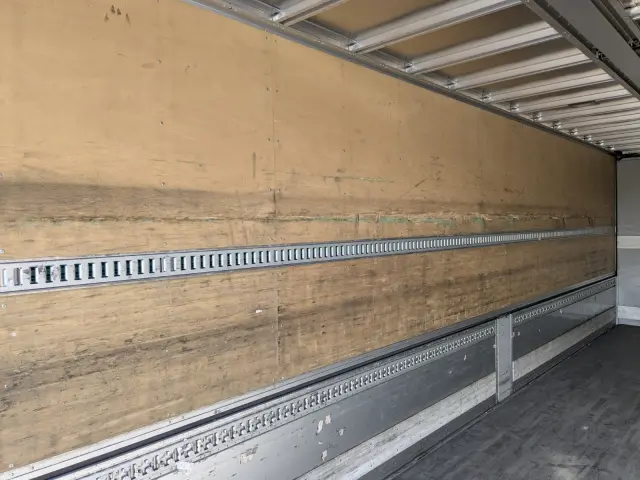 いすゞ ギガ 2PG-CYJ77C(8x4)の写真27