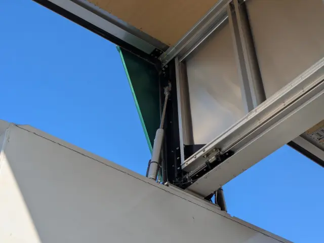 いすゞ ギガ 2PG-CYJ77C(8x4)の写真31