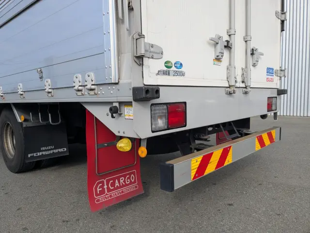 いすゞ フォワード 2RG-FRR90T2(2WD)の写真5