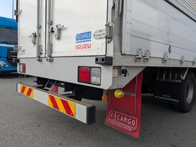 いすゞ フォワード 2RG-FRR90T2(2WD)の写真6
