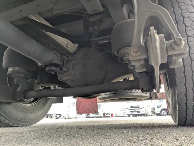 いすゞ フォワード 2RG-FRR90T2(2WD)の写真11