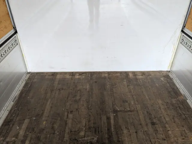 いすゞ フォワード 2RG-FRR90T2(2WD)の写真21