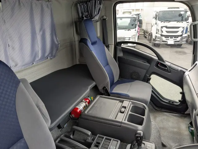 いすゞ フォワード 2RG-FRR90T2(2WD)の写真32