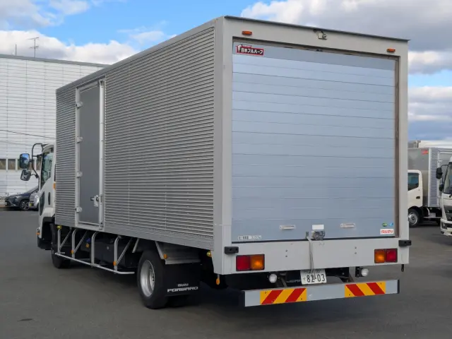 いすゞ エルフ 2RG-FRR90S2(2WD)の写真3