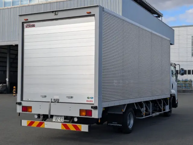 いすゞ エルフ 2RG-FRR90S2(2WD)の写真4