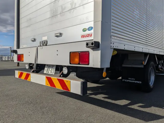 いすゞ エルフ 2RG-FRR90S2(2WD)の写真6