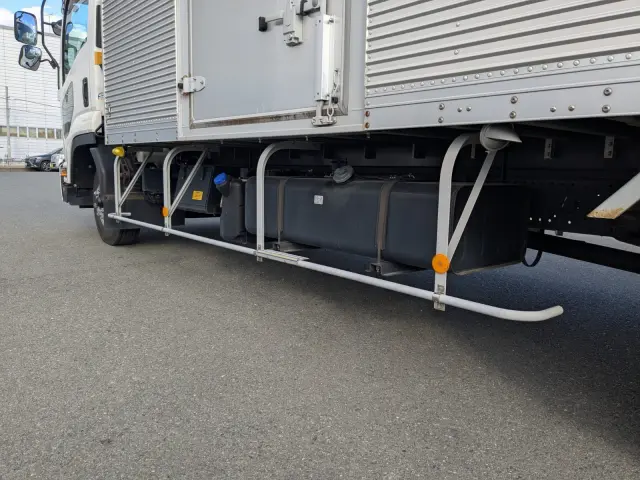 いすゞ エルフ 2RG-FRR90S2(2WD)の写真11