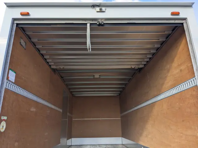 いすゞ エルフ 2RG-FRR90S2(2WD)の写真18