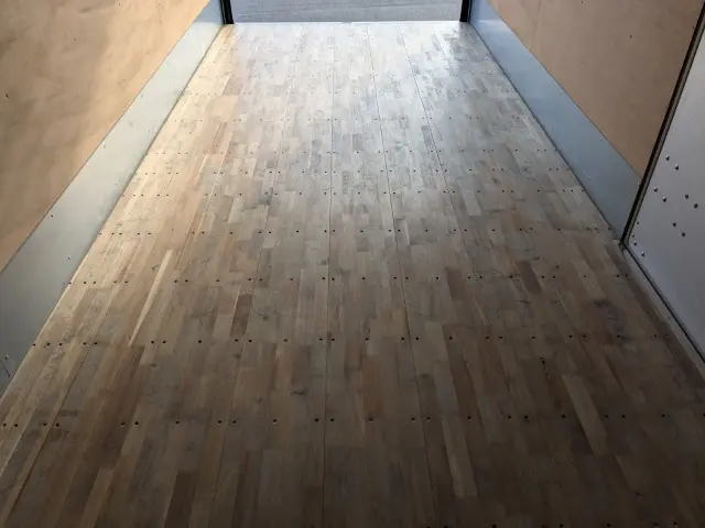 いすゞ エルフ 2RG-FRR90S2(2WD)の写真23