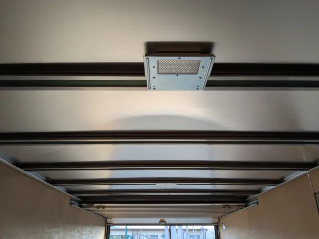 いすゞ エルフ 2RG-FRR90S2(2WD)の写真24