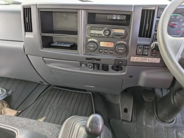 いすゞ エルフ 2RG-FRR90S2(2WD)の写真29