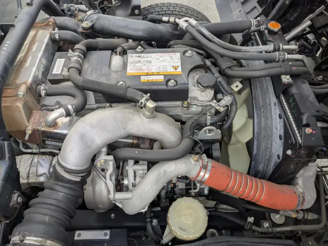 いすゞ エルフ 2RG-FRR90S2(2WD)の写真35