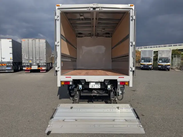 三菱 キャンター 2PG-FEB80(2WD)の写真8