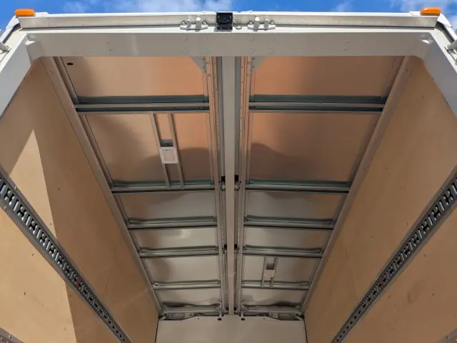 三菱 キャンター 2PG-FEB80(2WD)の写真10