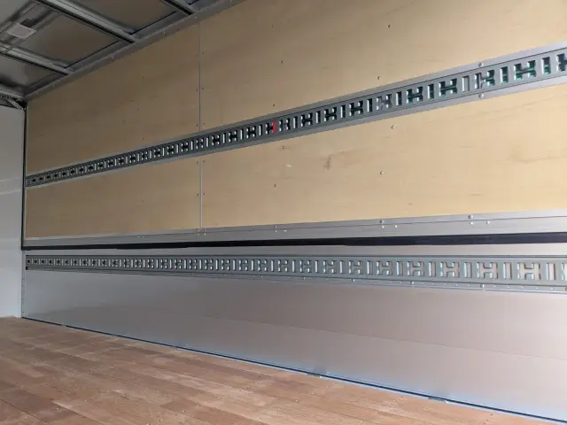 三菱 キャンター 2PG-FEB80(2WD)の写真13