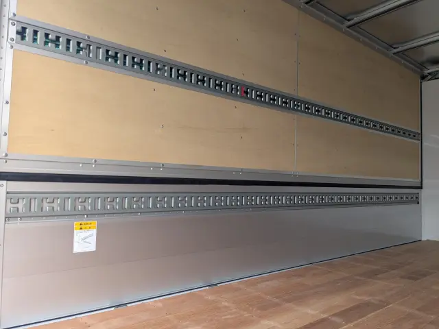 三菱 キャンター 2PG-FEB80(2WD)の写真14