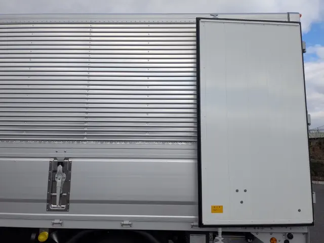 三菱 キャンター 2PG-FEB80(2WD)の写真21