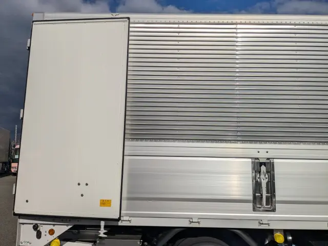 三菱 キャンター 2PG-FEB80(2WD)の写真26