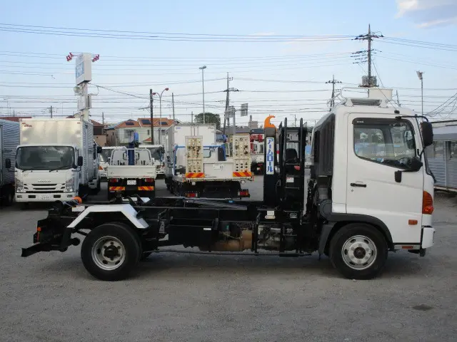 日野 レンジャー TKG-FC9JEAA(2WD)の写真4