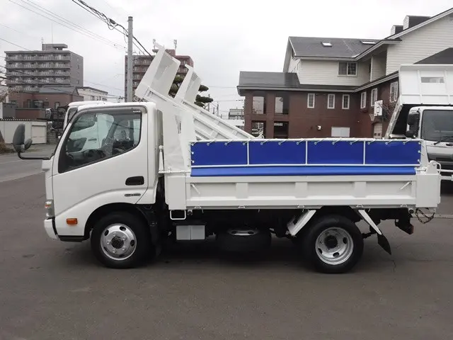 日野 デュトロ SKG-XZU675T(4WD)の写真8
