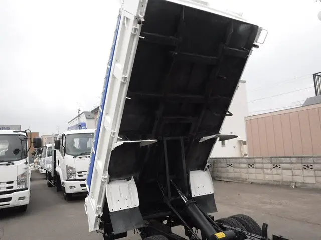 日野 デュトロ SKG-XZU675T(4WD)の写真19