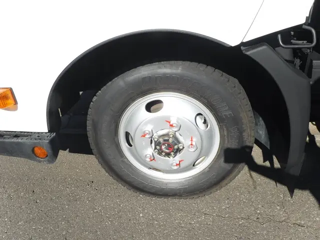 日野 デュトロ 2KG-XZU775M(4WD)の写真9