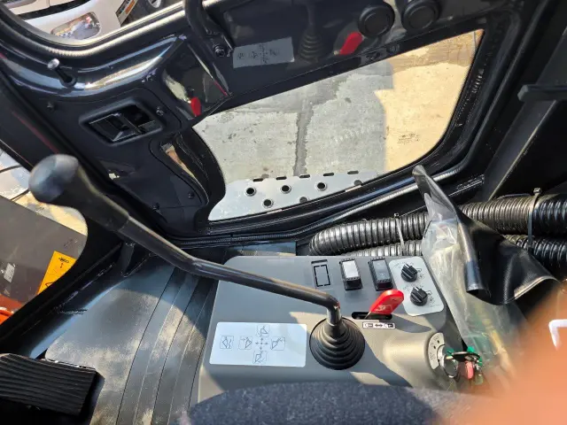 日立 ZW80S-5B YDN-H80(4WD)の写真37