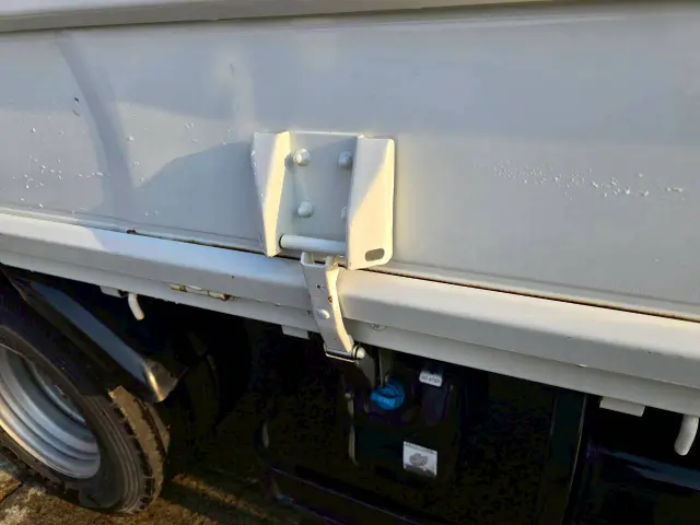 三菱 キャンター TKG-FEA20(2WD)の写真11