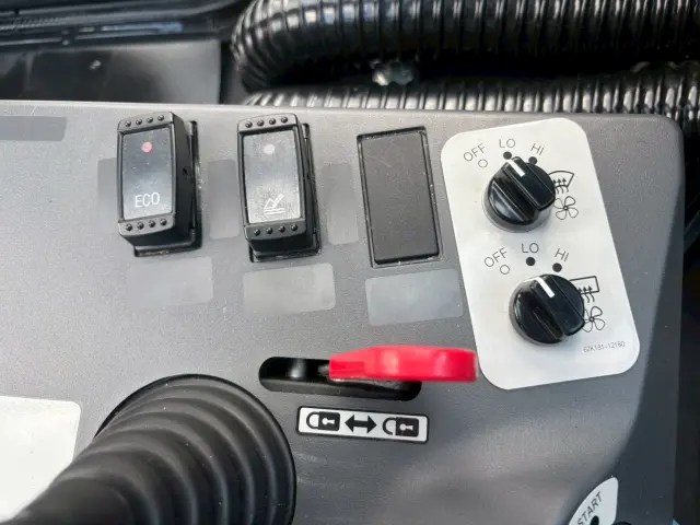 日立 ZW80S-5B YDN-H80(4WD)の写真30