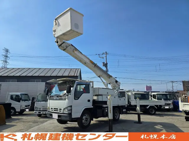 いすゞ エルフ PB-NKR81N(2WD)の写真1