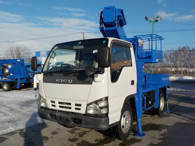 いすゞ エルフ PB-NKR81ANの写真1