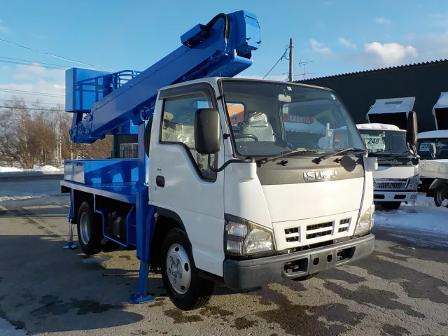 いすゞ エルフ PB-NKR81ANの写真3