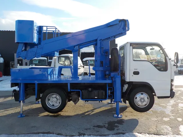 いすゞ エルフ PB-NKR81ANの写真4