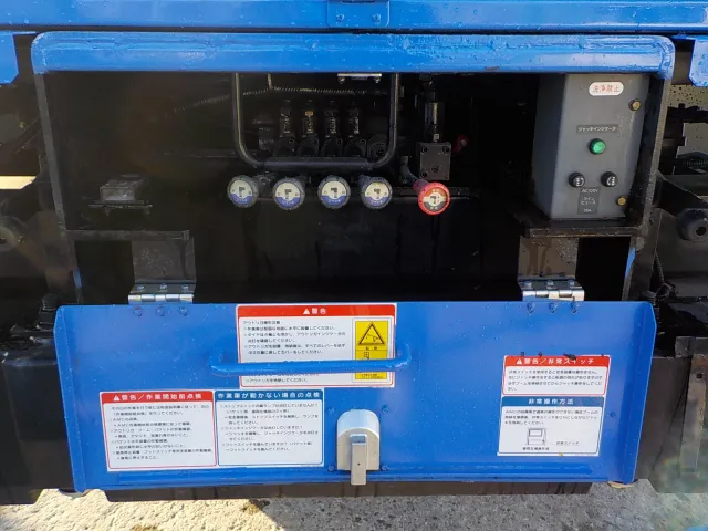 いすゞ エルフ PB-NKR81ANの写真12